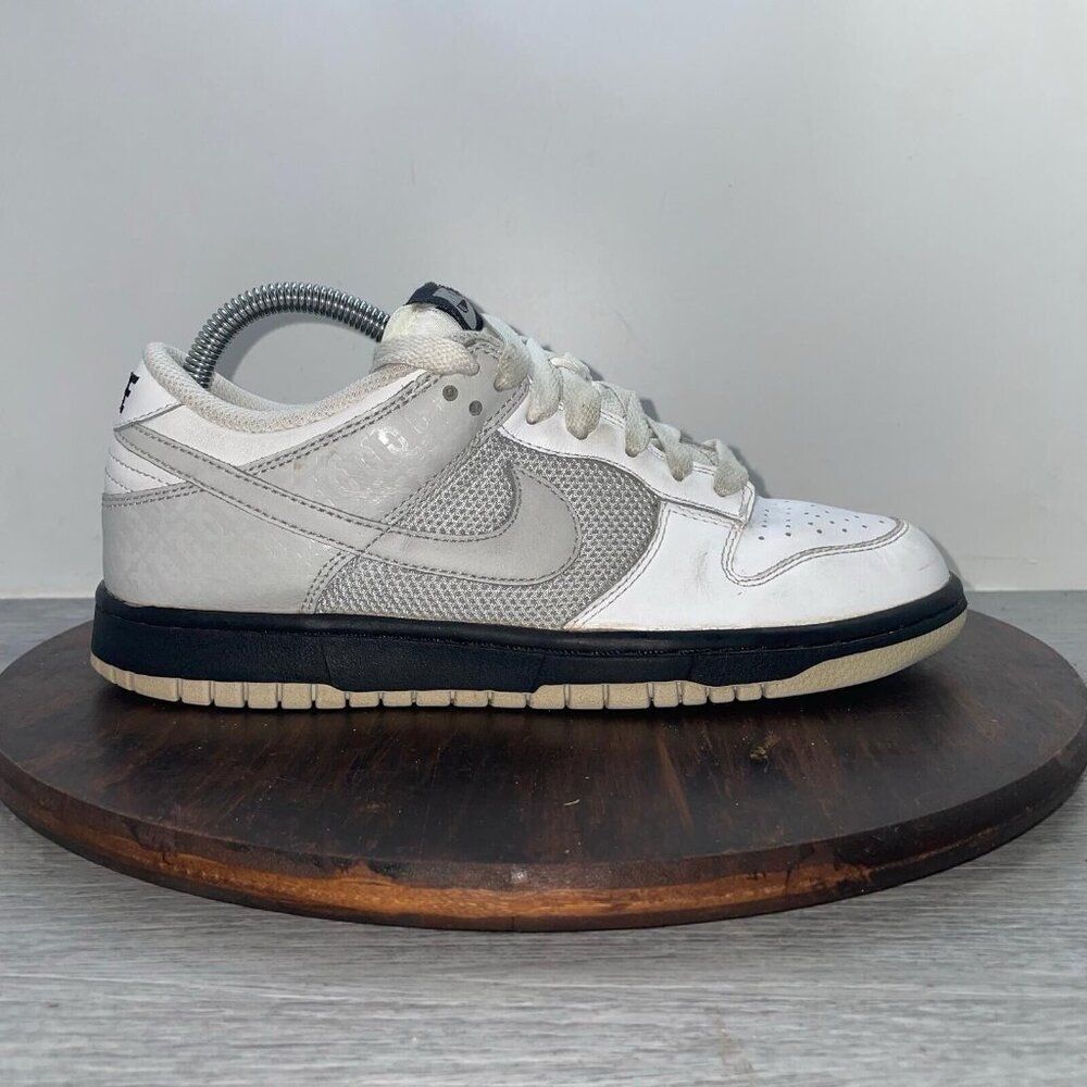 Nike Shoes Women's 8.5 SB Dunk Low "White Clam" Casual Sneakers Shoes 317813-101